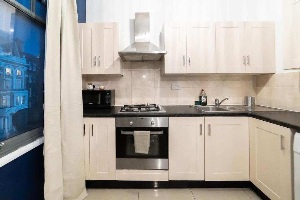 2 Bedroom Apartment London Exteriör bild